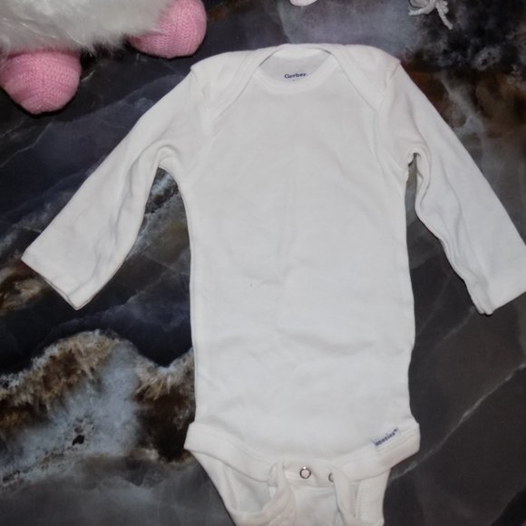 Gerber LS White Snap Tee Bodysuit Size 3/6 Months Boy's NWOT - Picture 2 of 6